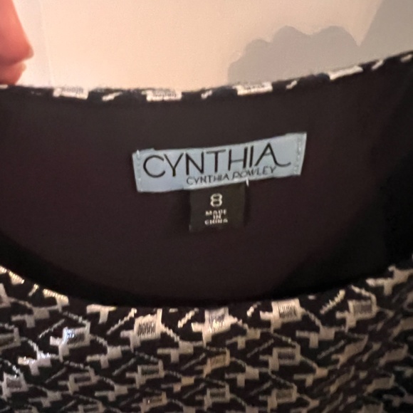 Dress - Picture 4 of 4